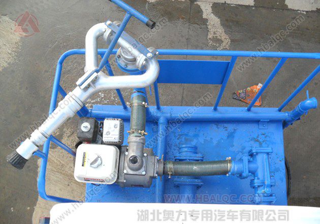 福田时代吸粪洒水车洒水炮图片