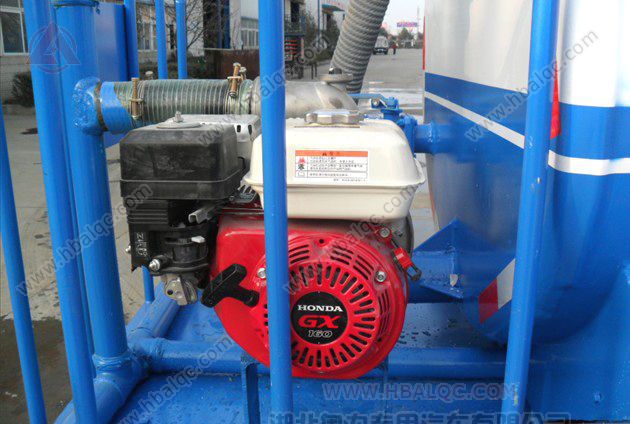 福田时代吸粪车所配备本田机组