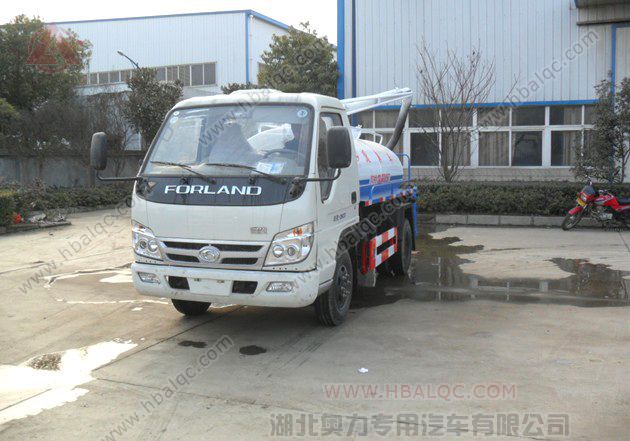 福田时代吸粪车带洒水功能正面图片