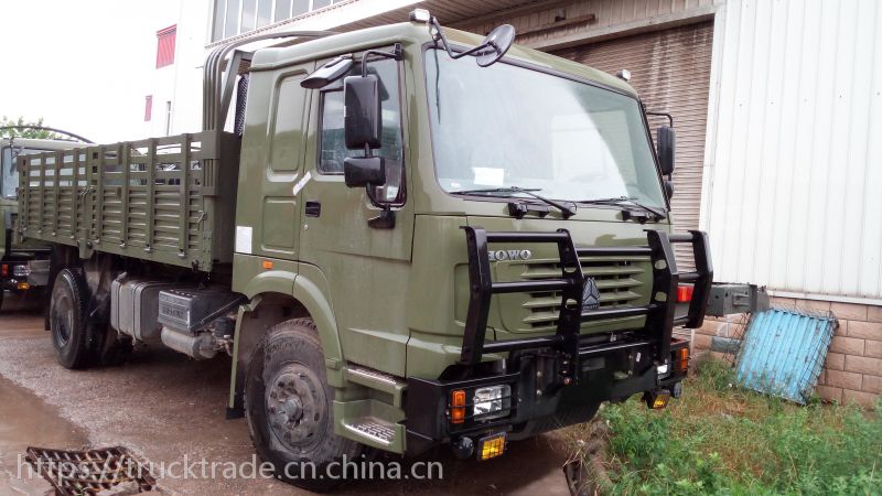 中国重汽豪沃全轮驱动特种车4x46500米货箱zz2167