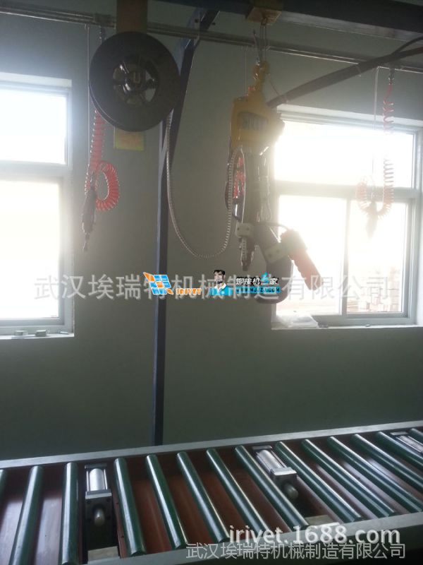 照明母线槽自冲铆接机,照明母线槽自穿刺铆接机,照明母线槽自冲铆枪共