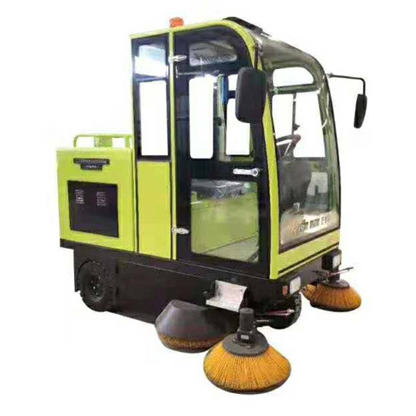 节能环保***扫路车 哈尔滨***扫路车 清扫车价格