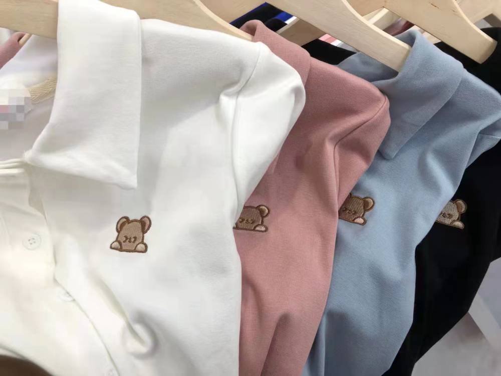 实体店时尚休闲T恤批货源河北邯郸邱县女装短袖衫厂家时装夏季短袖T恤批发商