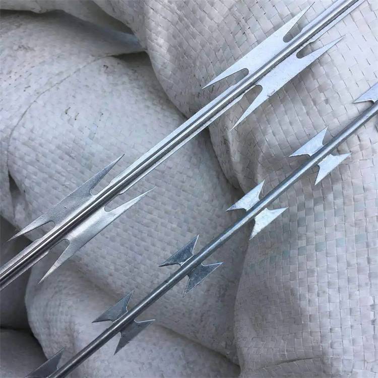 喀什刺丝滚笼供应/乌鲁木齐刀片刺网厂家/新疆刺丝厂家