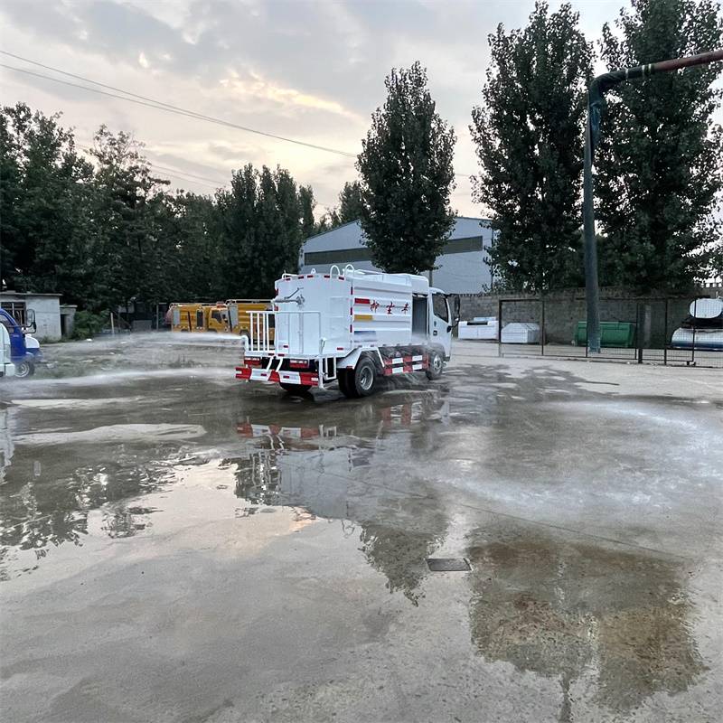 5吨东风洒水车 东风洒水车报价 晟宇 东风小多利卡洒水车