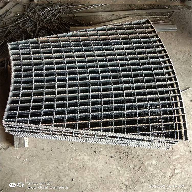 石河子平台钢格板生产厂家在哪?/乌鲁木齐钢格栅厂家/新疆捷信金业