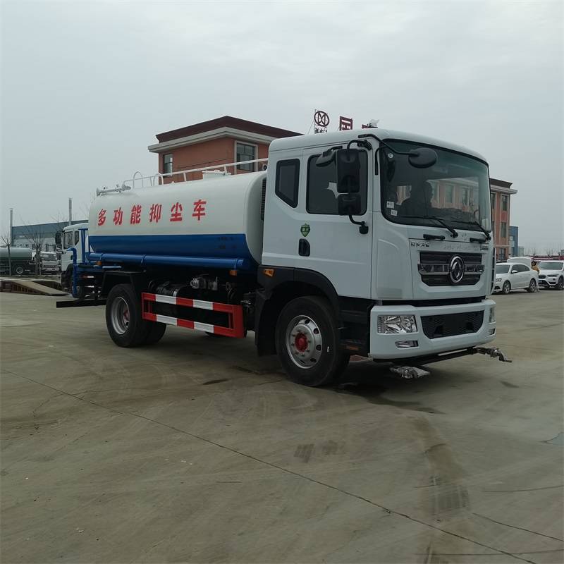 5吨东风洒水车 5吨洒水车价格 晟宇 8吨洒水车