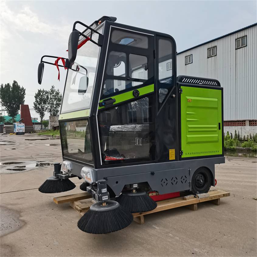节能环保***扫路车 哈尔滨***扫路车 清扫车价格