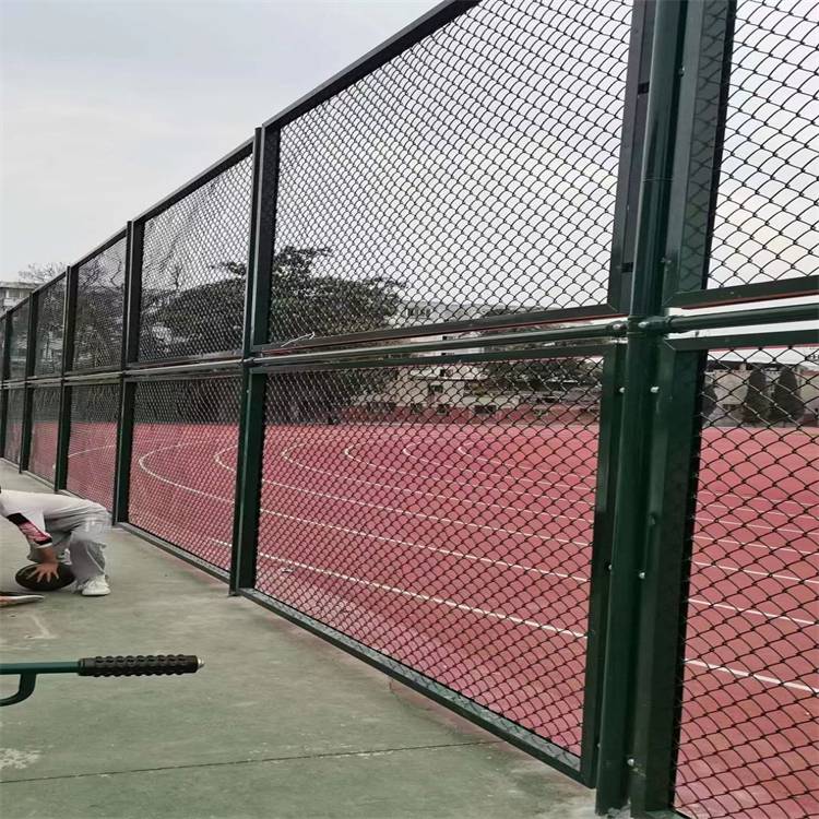 奎屯运动场护栏介绍/乌鲁木齐球场围栏厂家/新疆围栏网厂