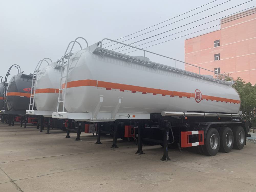 玉柴东特腐蚀品罐车,衬塑罐车, 防腐蚀内衬塑罐车高性价比