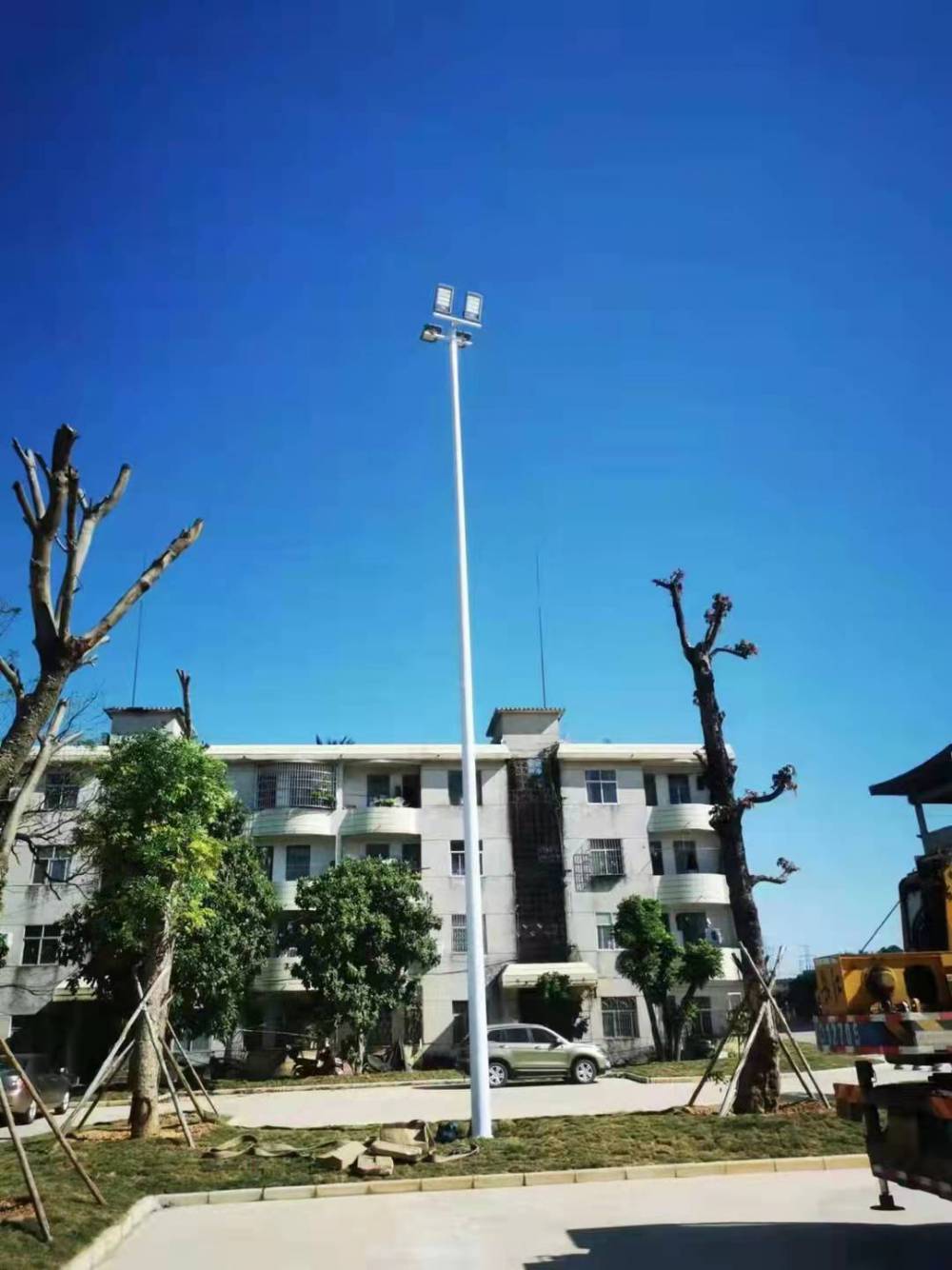 广西崇左球场2火灯杆 热镀锌灯杆 40W