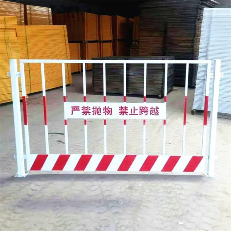 克拉玛依车间隔离护栏供应/乌鲁木齐护栏厂家/新疆护栏网厂家