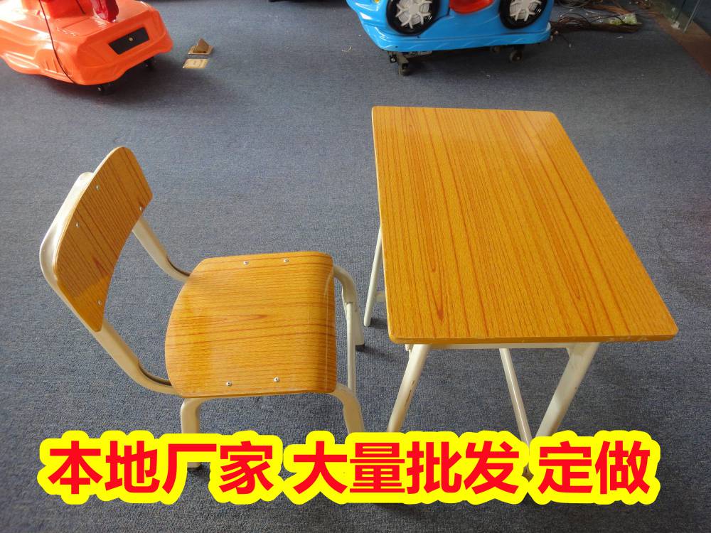 河池都安培训班课桌椅 学校上课桌椅 多种款式选