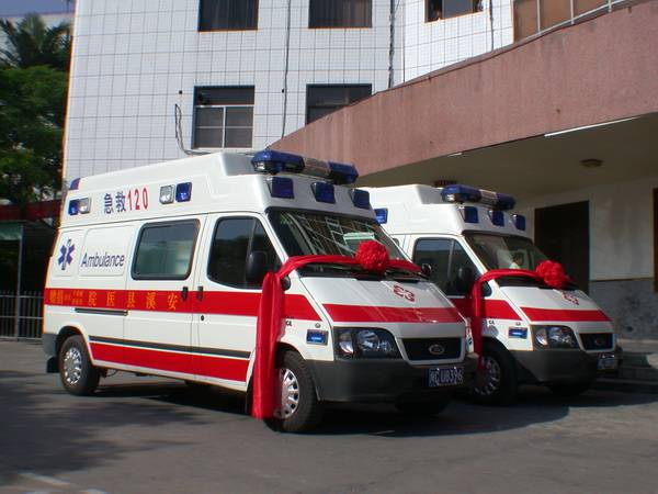 北京宣武医院救护车出租紧急调动快速到达