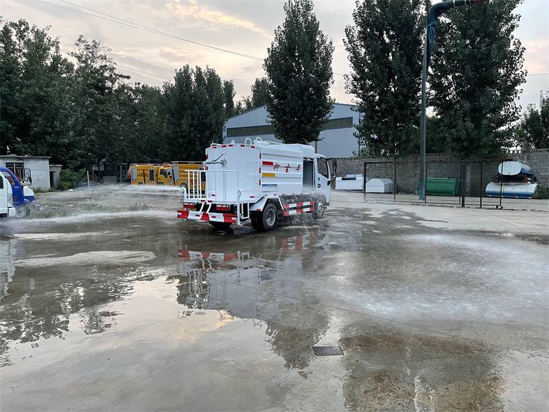 公路除尘洒水车 5吨洒水车价格 晟宇 工地抑尘福田洒水车