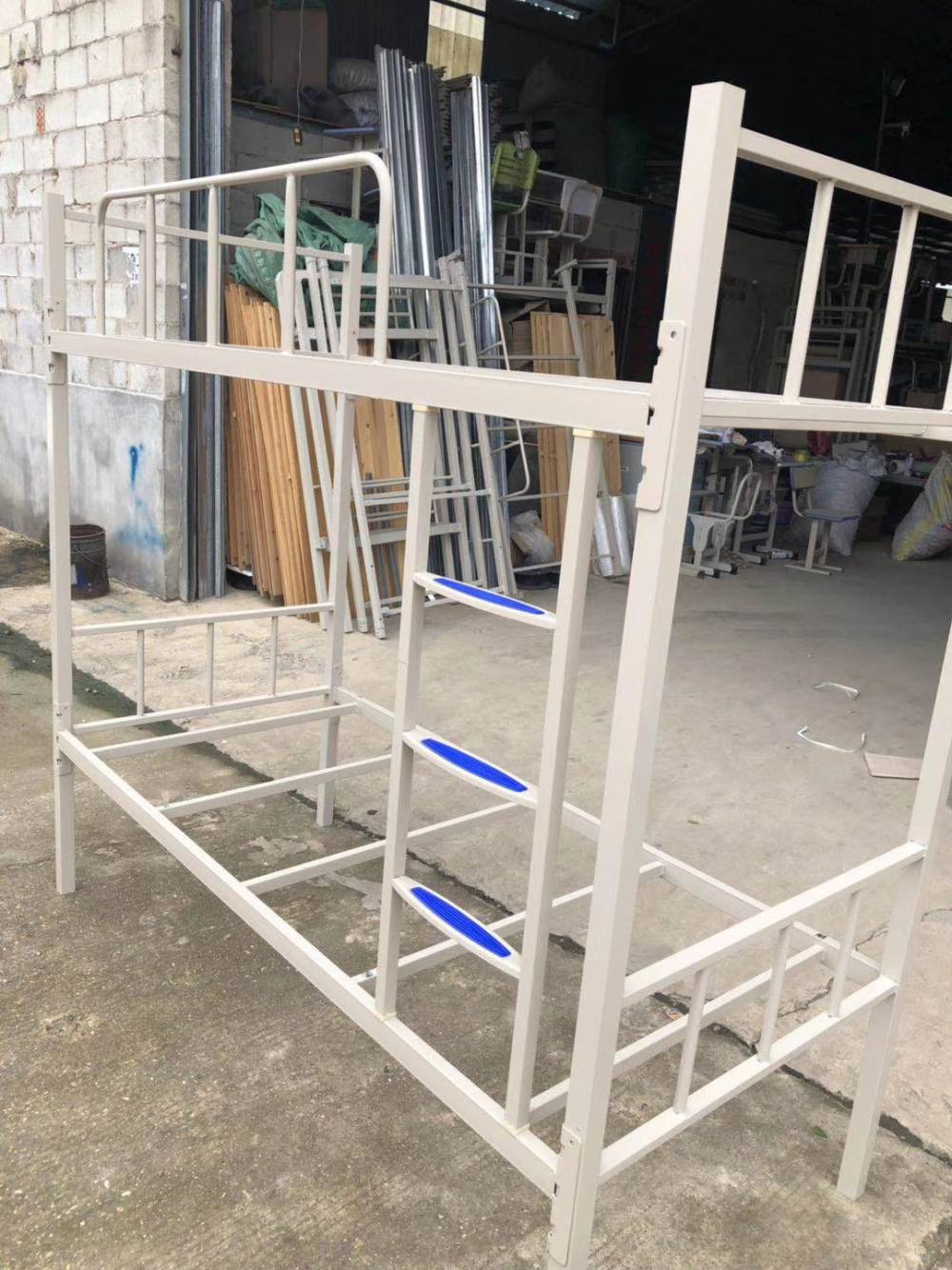 柳州融安学生铁架床高低铺架子床午托上下铺铁架床高低床厂家在哪