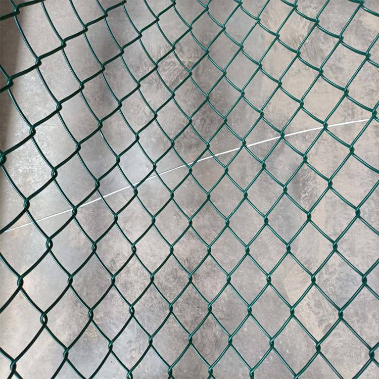 博乐足球场护栏批发/乌鲁木齐球场围栏厂家/新疆围栏网厂