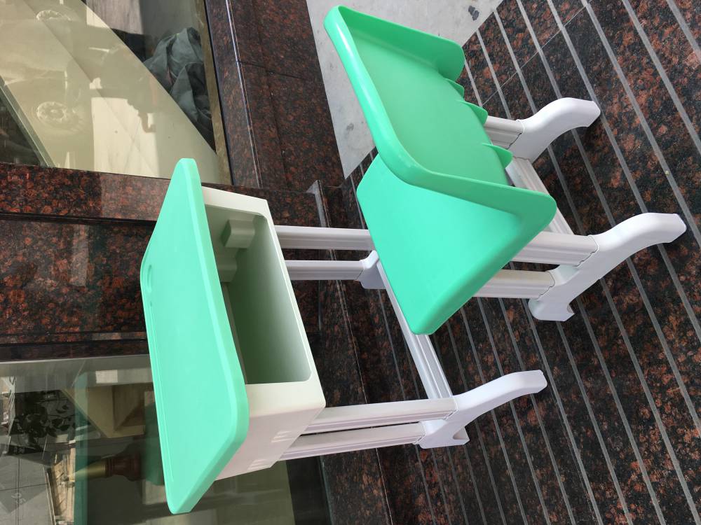 广西贵港四人位餐桌椅--连体快餐桌椅--支持实地考察