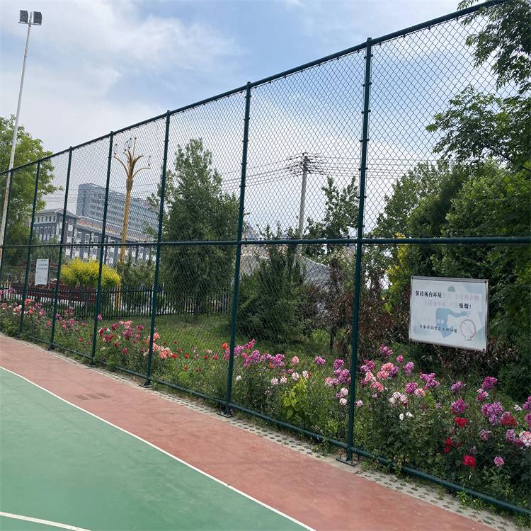 博乐网球场护栏有没有生产厂家/乌鲁木齐球场围栏厂家/新疆围栏网厂