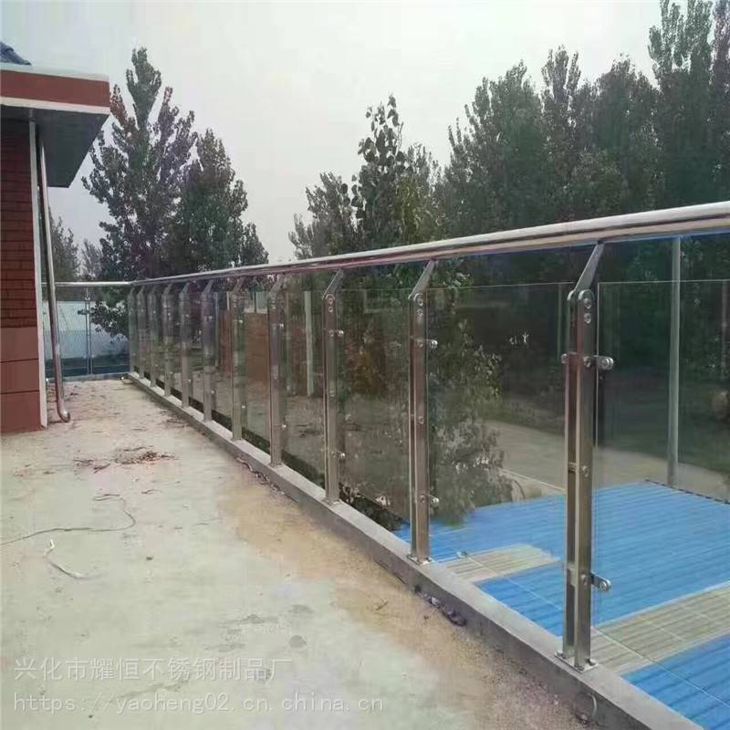 下沉广场 商场玻璃栏杆 泰州不锈钢立柱厂家 工厂激光加工
