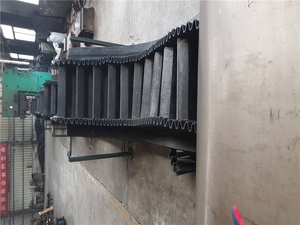 提升带接头夹板 挡边输送带 耐磨输送带 英国输送带 青岛输送带