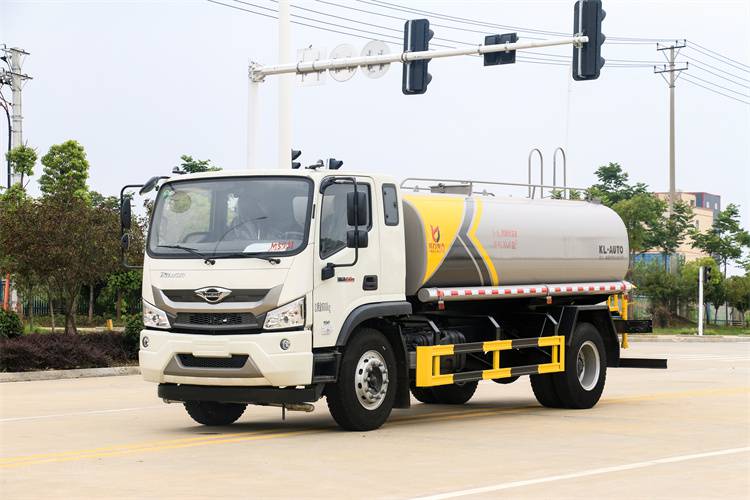 供应各省市东风10方洒水车绿化好帮手