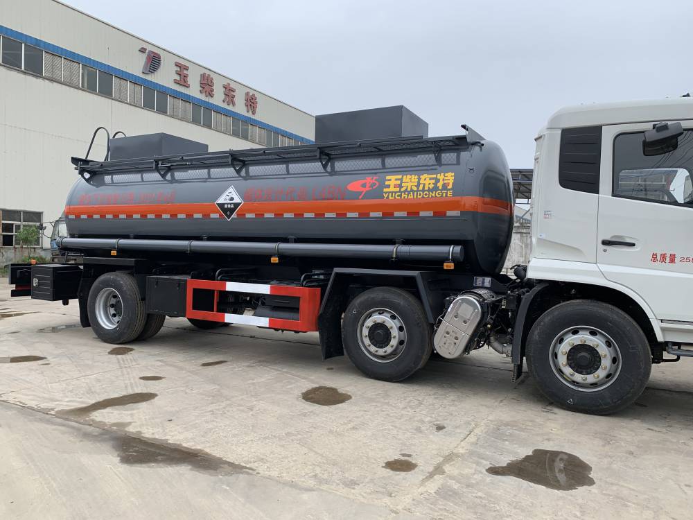 15吨硫酸罐车玉柴东特危化品运输罐车