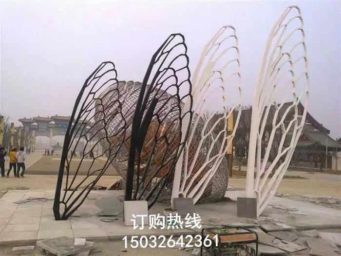 大型翅膀雕塑厂家 玻璃钢加工雕塑 陆地翅膀雕塑厂家 景观雕塑