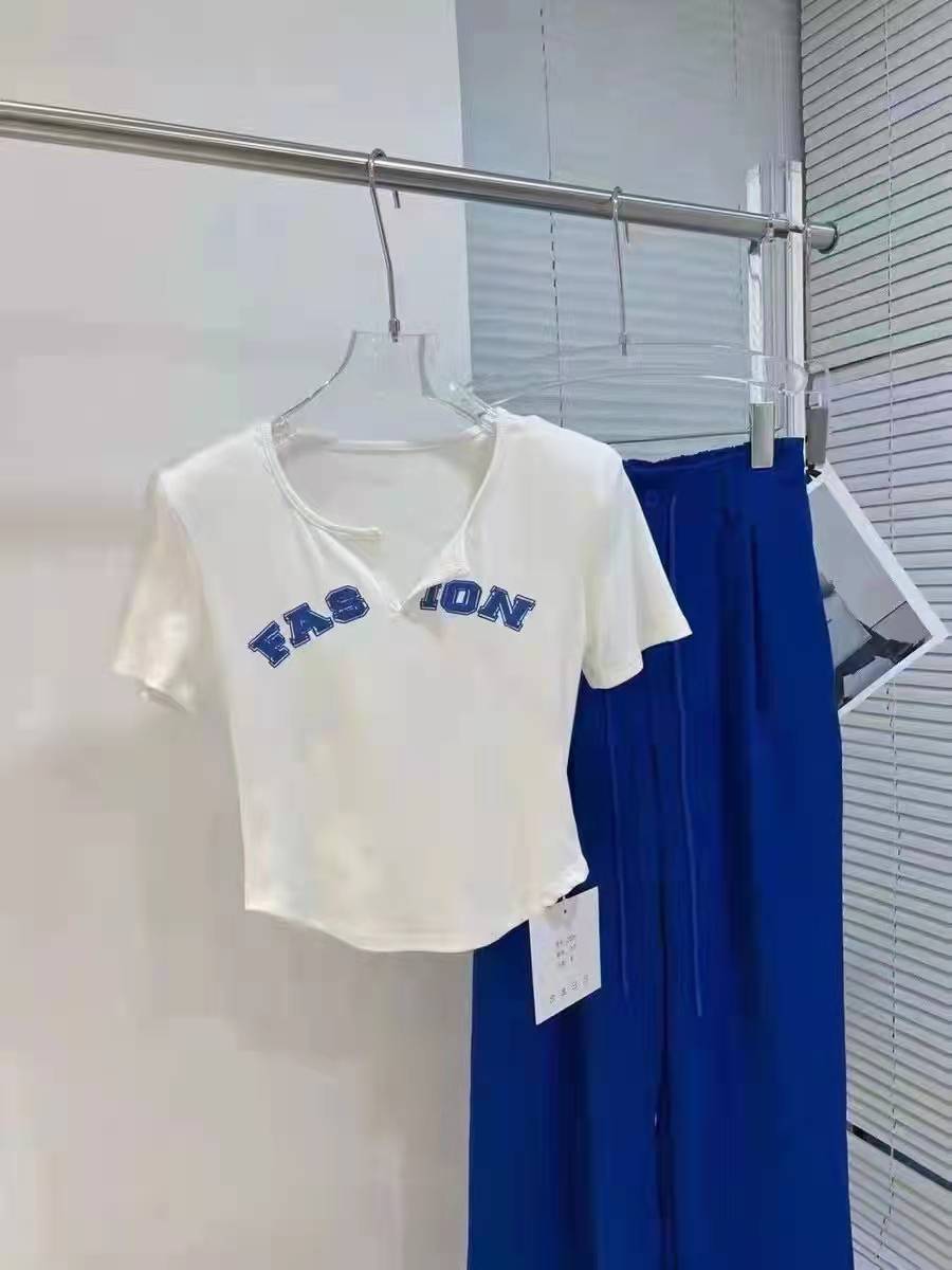 几块钱的短袖供货厂家河北邢台南宫女装短袖衫厂家时装夏季短袖T恤批发商