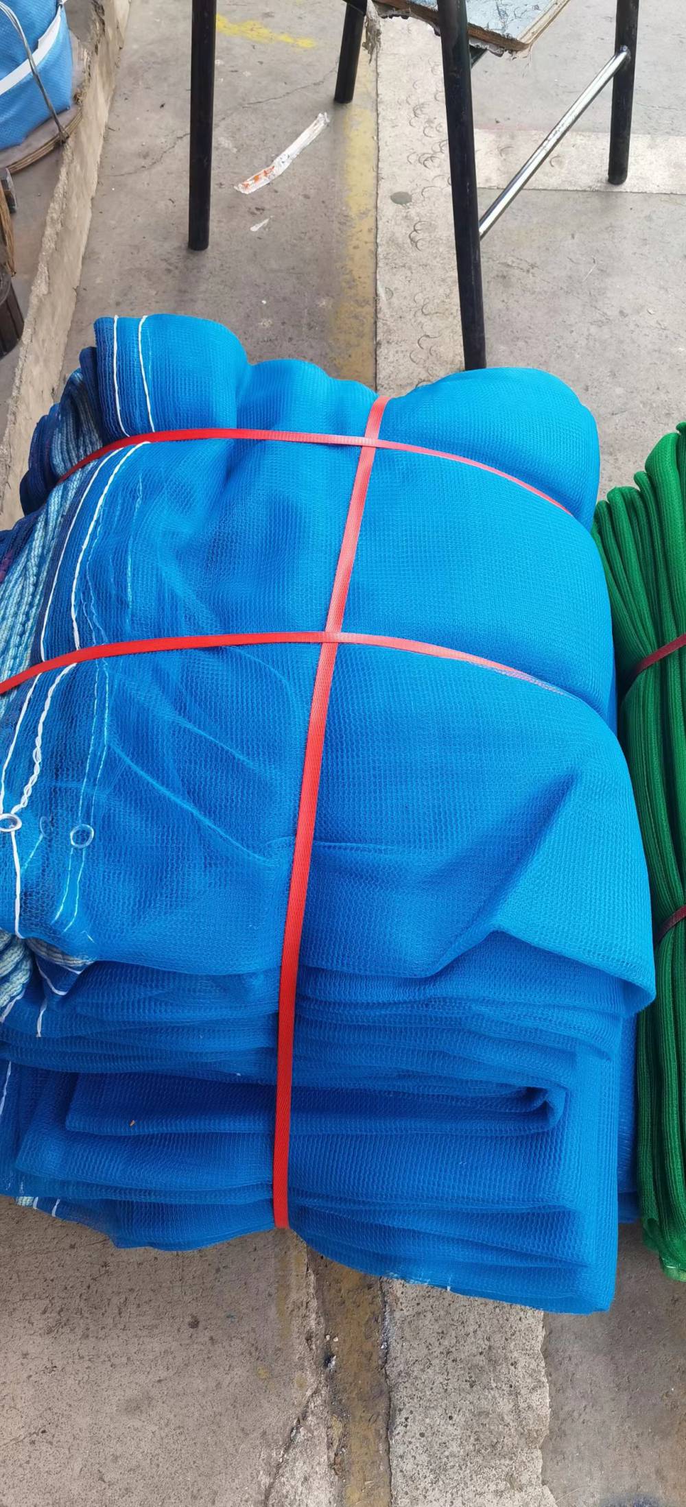 晋宁县安全网—1.8*6m密目式建筑安全网-白色兜网平网