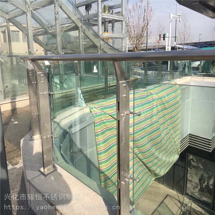 常熟 玻璃吊桥栏杆 304不锈钢立柱配件 卡槽免打孔