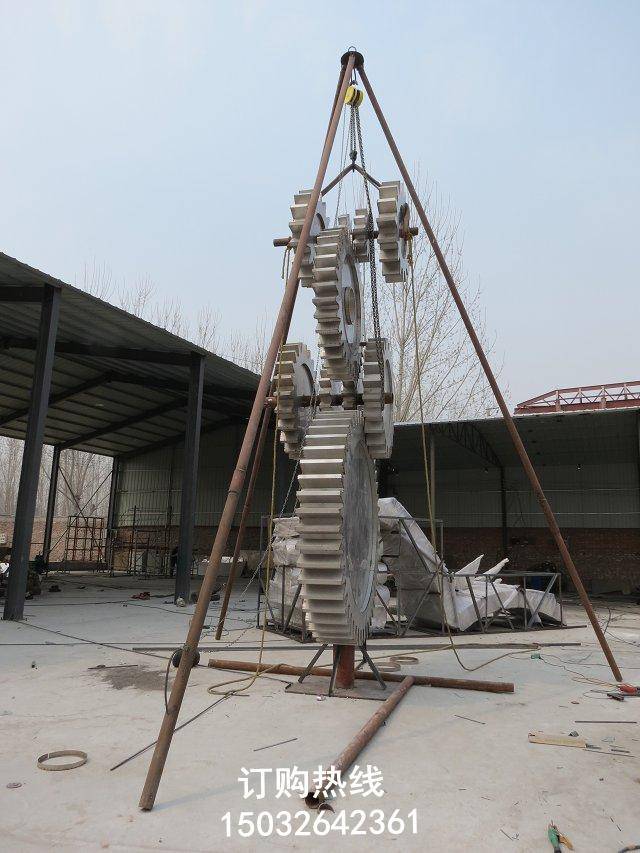 水景齿轮雕塑厂家 不锈钢装饰雕塑 圆雕齿轮雕塑厂家  公园雕塑