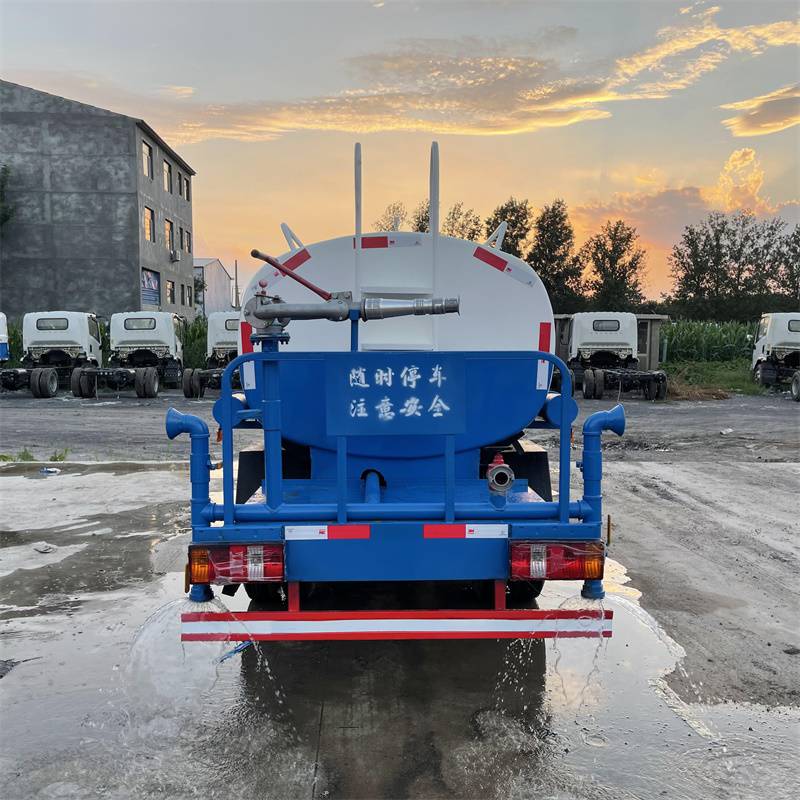 多利卡8方洒水车 东风蓝牌洒水车 晟宇 东风小多利卡洒水车