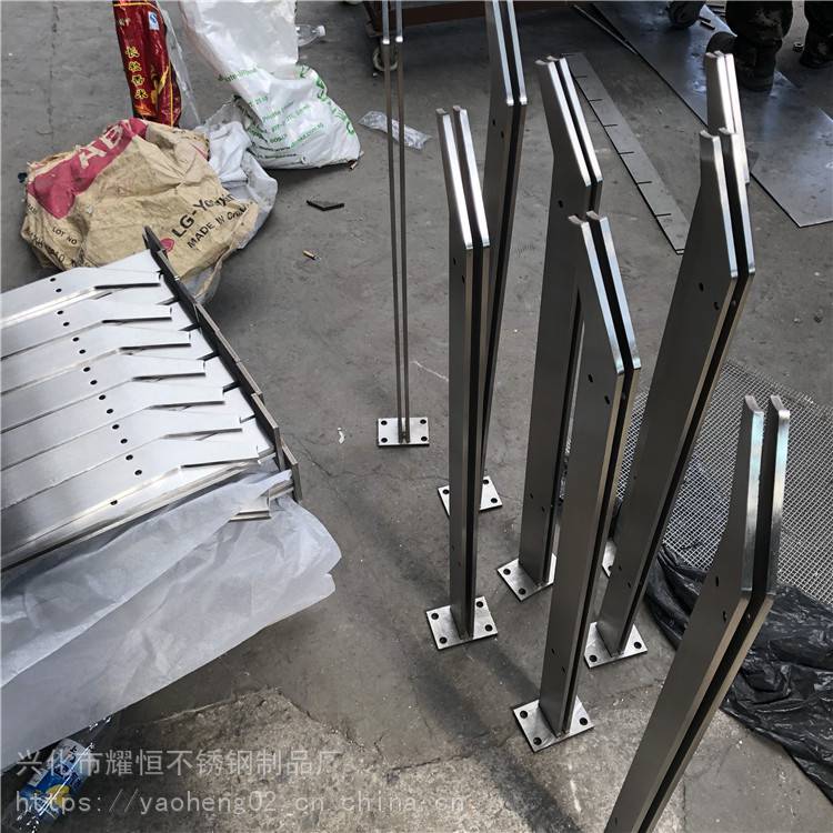 人行道隔离栏杆 不锈钢桥护栏 不锈钢立柱玻璃栏板图集 非标定制