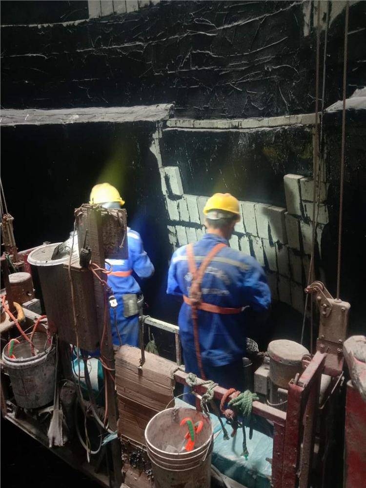 哈尔滨烟囱脱硫防腐公司-脱硝脱硫烟囱内壁防腐施工队-防渗漏堵漏公司