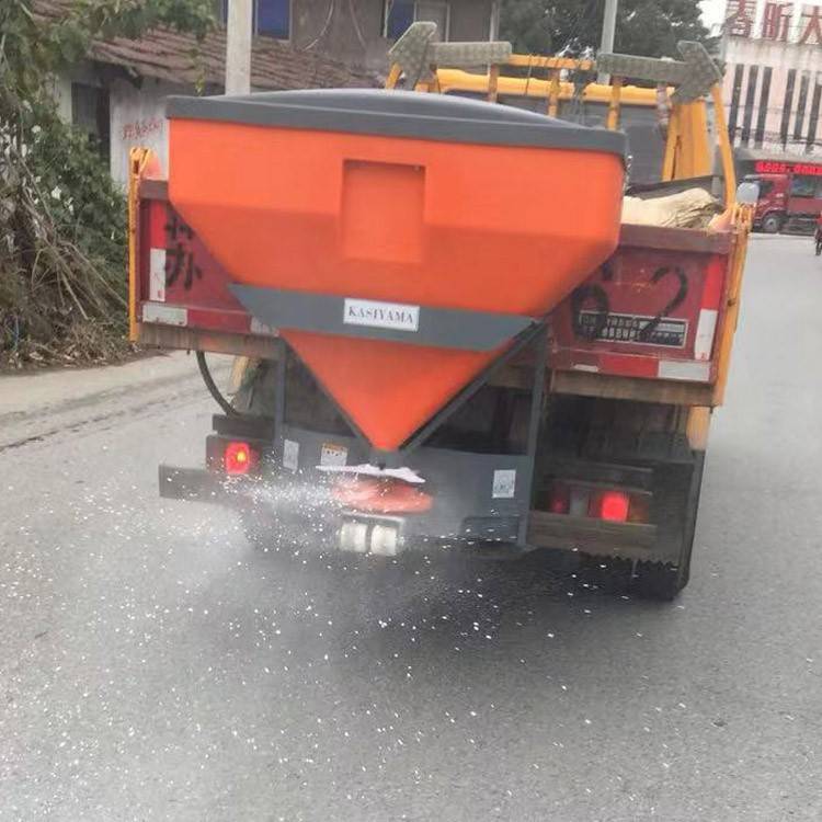 高速公路除雪车 市政道路除冰清雪设备 路面融雪撒盐机 安装步骤