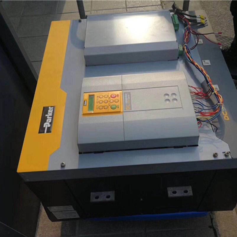 三菱电梯东芝变频器通电不显示维修