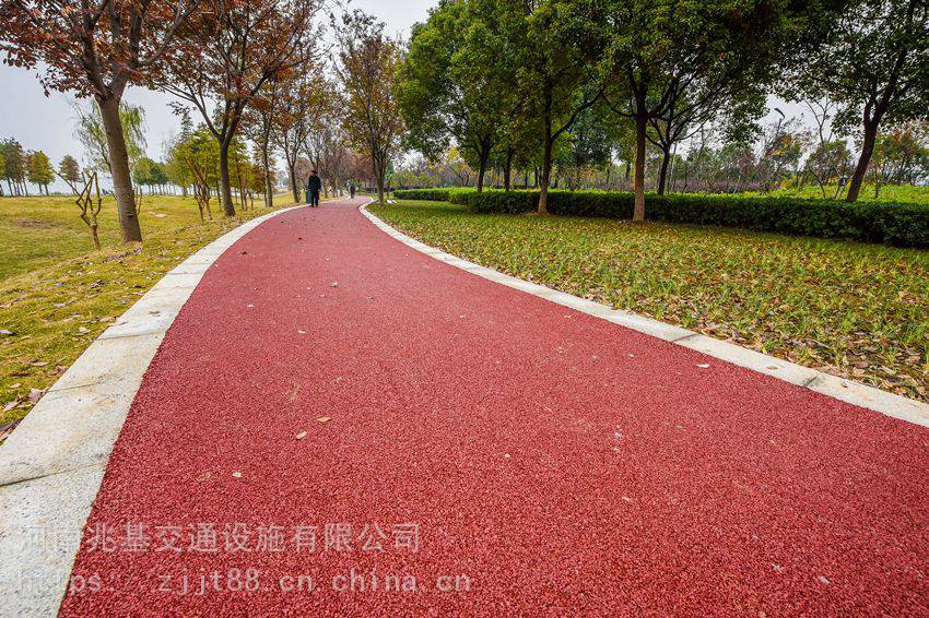沥青道路,沥青混凝土材料的运输,摊铺及碾压技术要求:郑州平原新区