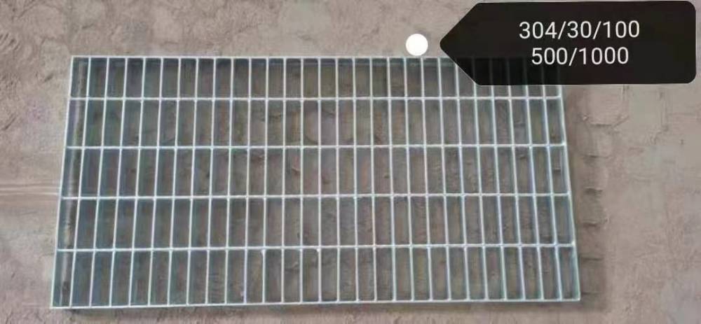 钢格栅景墙 停车场钢格栅板财润丝网 人工钢格栅长期供应