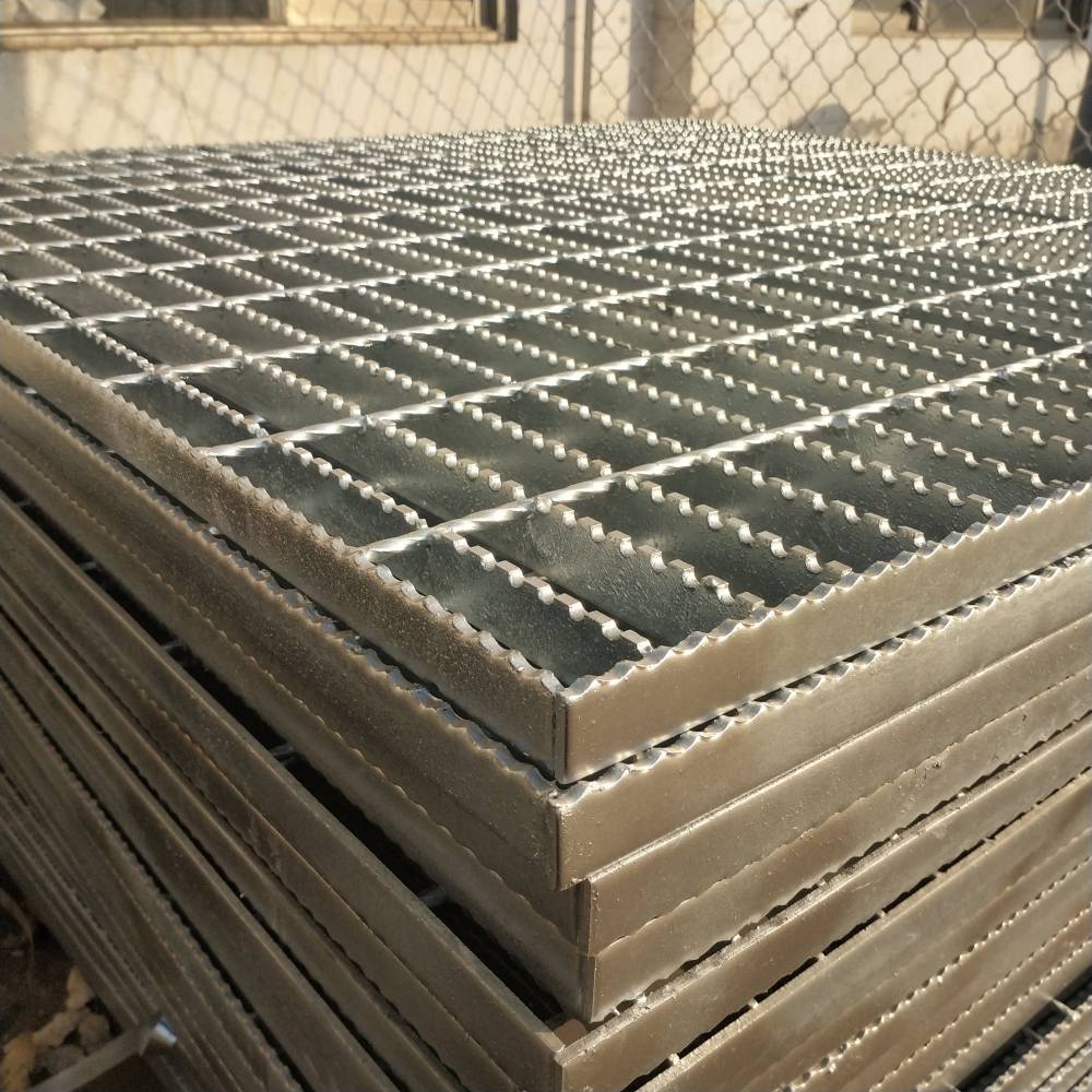 钢格栅景墙 停车场钢格栅板财润丝网 人工钢格栅长期供应