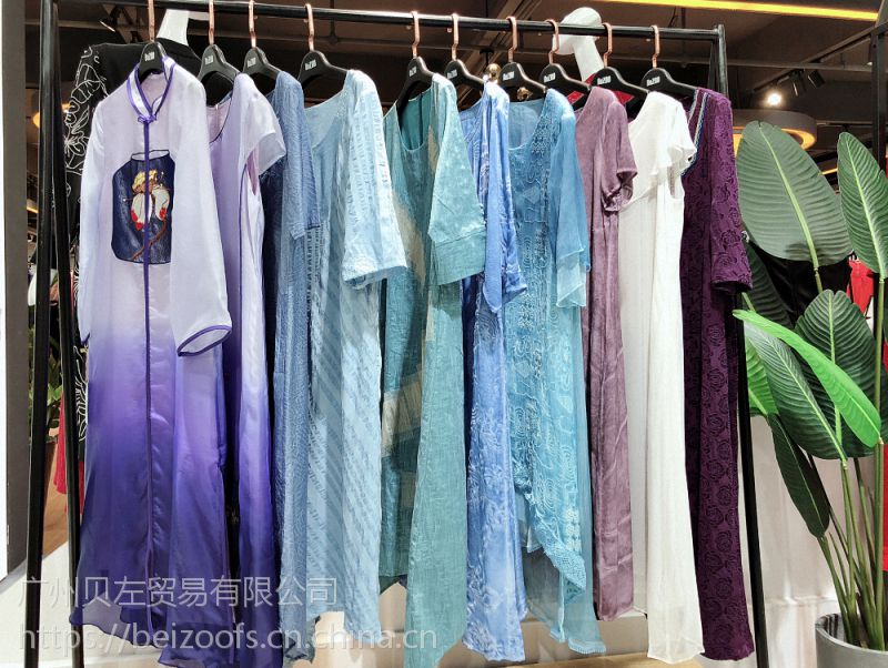 风影2019夏季女装真丝连衣裙真丝桑蚕丝品牌折扣批发专柜走份