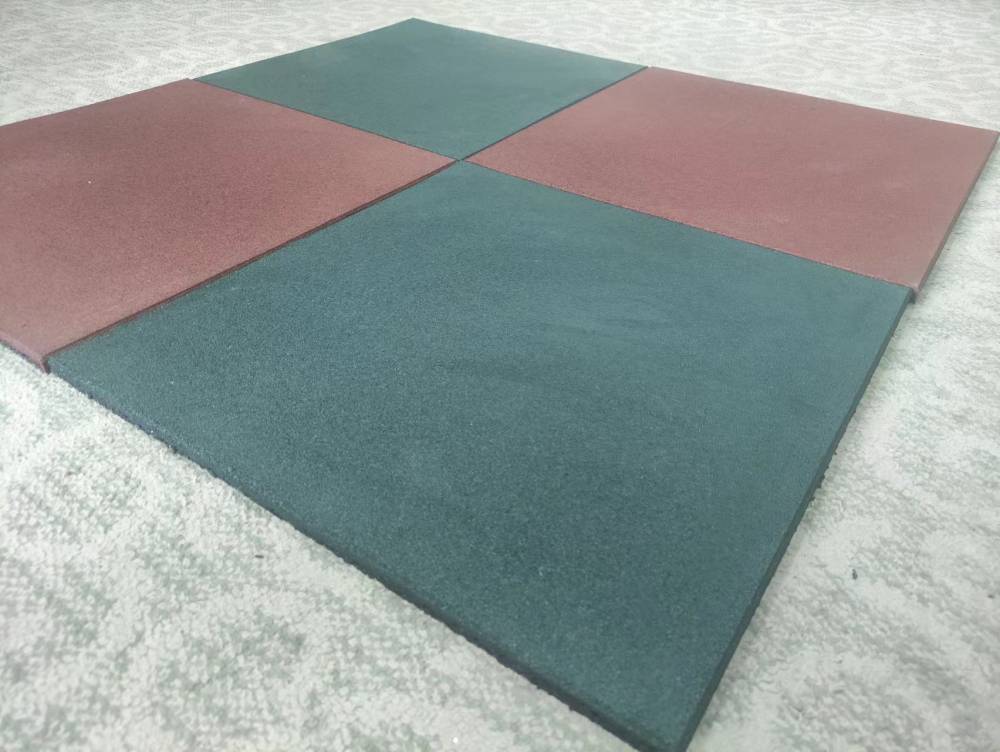 广西贵港安全地垫厚度,运动场需要的安全地垫,规格有50*50cm