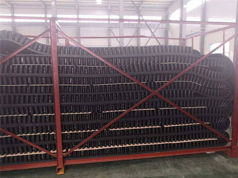 钢丝皮带金属接头 钢丝绳挡边皮带 大倾角挡边运输带 输送带 青岛输送带