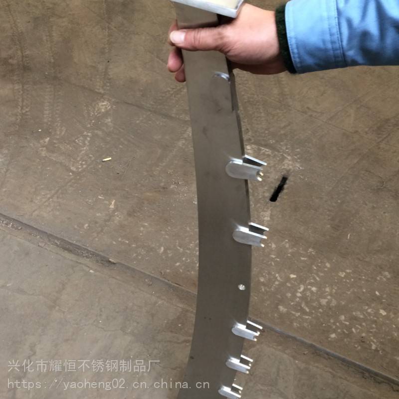201不锈钢 室外玻璃栏杆 不锈钢挂玻璃栏杆 设备齐全成本低