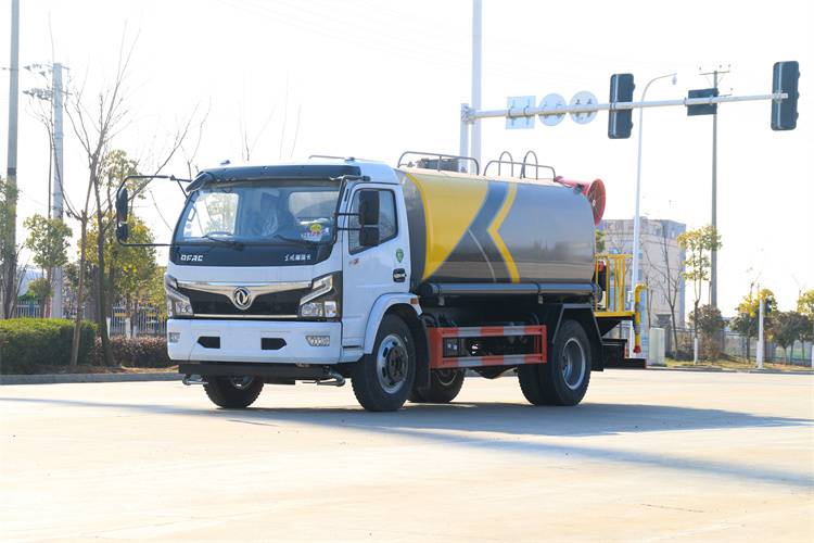 环卫洒水理想车型绿化洒水车价格