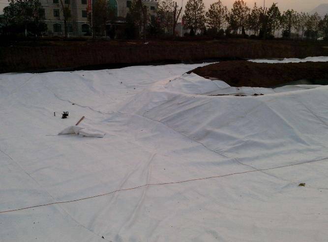 曲靖市罗平县150g土工布—200g短纤土工布-300g白色无纺土工布