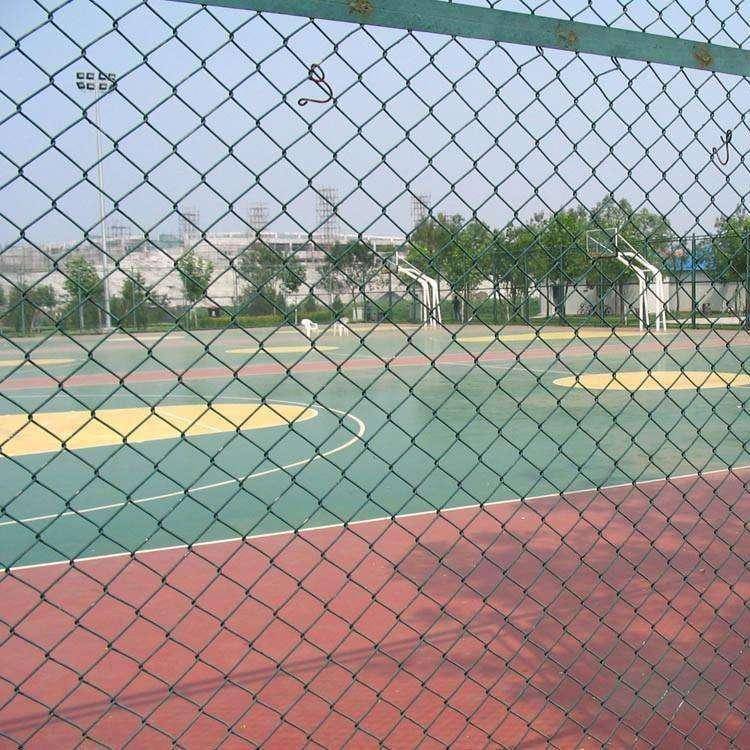 乌鲁木齐体育场护栏批发/乌鲁木齐球场围栏厂家/新疆围栏网厂
