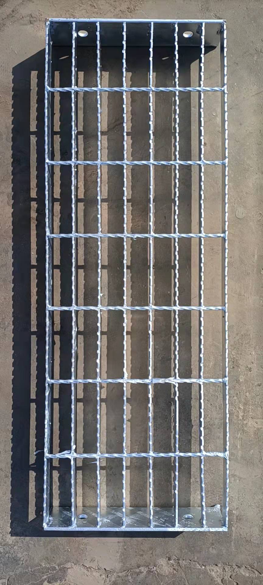 钢格栅景墙 停车场钢格栅板财润丝网 人工钢格栅长期供应