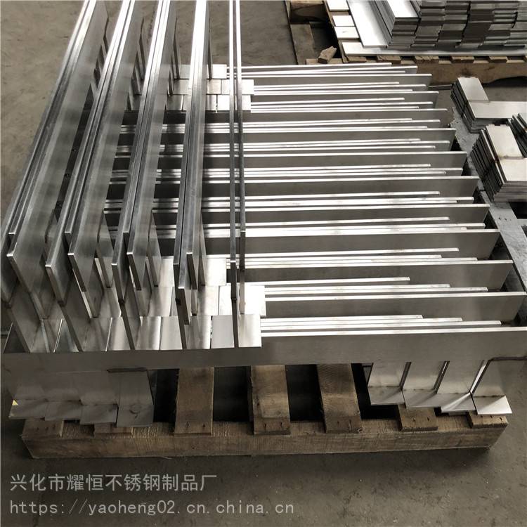 30000瓦激光切割加工 玻璃吊桥栏杆 不锈钢楼梯扶手 配件厂家直供