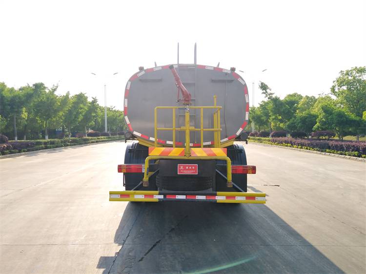 供应各省市东风10方洒水车绿化好帮手